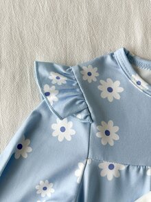 SHEIN Cream & Light Blue Ditsy Daisy Floral Ruffle Set, Baby Girl Viral Cottagecore Outfit, Flutter Sleeve Long Sleeve Top + Straight Leg Pants, Sweet Casual Style For Spring/Autumn, 0-3 Years - Blue - View 4
