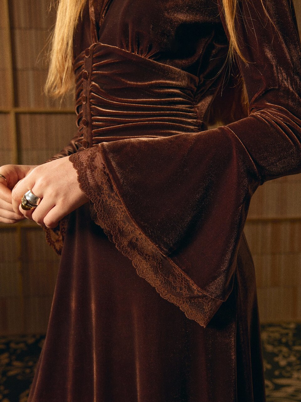 MOTF STUDIO COLLARED CINCHED WAIST A-LINE VELVET DRESS
