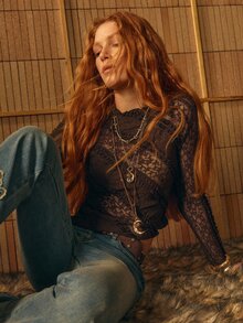 MOTF STUDIO ASYMMETRICAL LACE PATCHWORK LONG SLEEVE T-SHIRT - Coffee Brown - View 7