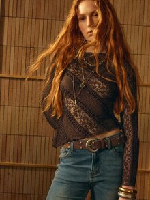 MOTF STUDIO ASYMMETRICAL LACE PATCHWORK LONG SLEEVE T-SHIRT - Coffee Brown - View 4