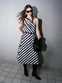 MOTF PREMIUM 26 SPRING/SUMMER WOMEN'S STRIPED PRINT ONE-SHOULDER DRESS WITH BELT - Black and White - View 6