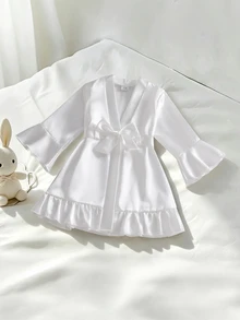 Bata para bebé recién nacida, tela de seda de unicolor, con ribete de volantes y lazo de unicolor suave - Blanco - Ver 5