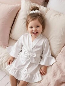 Bata para bebé recién nacida, tela de seda de unicolor, con ribete de volantes y lazo de unicolor suave - Blanco - Ver 4