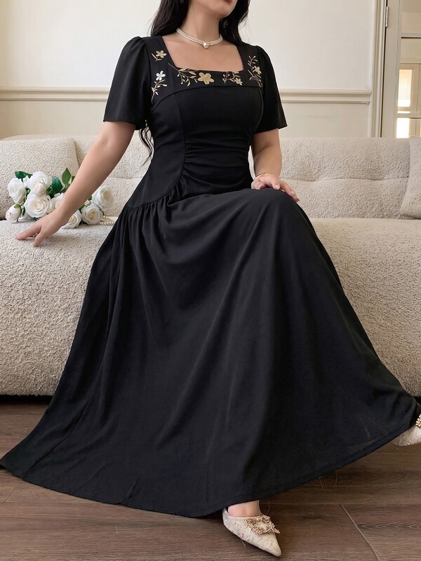 Modelyn Women's Square Neck Short Sleeve Heavy Embroidery Waist-Cinching Tummy-Covering Slimming Elegant Elegant Plus Size Banquet Dress