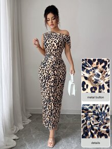 Modelyn 性感豹紋不對稱領口金屬扣飾無袖抓皺修身天鵝絨長款派對洋裝女款 - 彩色 - 查看 6