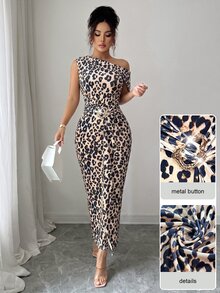 Modelyn 性感豹紋不對稱領口金屬扣飾無袖抓皺修身天鵝絨長款派對洋裝女款 - 彩色 - 查看 3