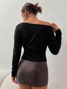 Aloruh Women's Solid Color Rivet Design Asymmetric Shoulder Long Sleeve Fashion Sweater - Black - View 2