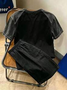 SHEIN 青少年男孩數位英文圖案短袖T恤與短褲套裝，春夏休閒舒適時尚風格，適合外出、戶外運動、野餐、街拍、度假、假期，送禮首選 - 彩色 - 查看 2