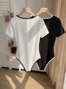 Comfortcana Set de 2 bodys de talla grande con ribete de color contrastante y manga corta - Blanco y Negro - Ver 15