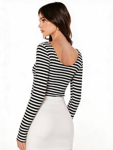 SHEIN BASICS 女款黑白格紋條紋V領長袖修身休閒法式T恤，適合返校、日常、早午餐、外出與辦公，秋季穿搭 - 黑與白 - 查看 13