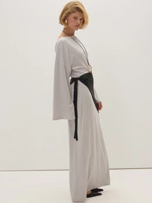 MUSEYN 女款極簡度假風長袖洋裝，綁帶荷葉邊 2 件套 - 米色 - 查看 3