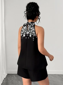 SHEIN LUNE CURVE Plus Size Simple Elegant Floral Print Halter Top And Casual Shorts Set - Black - View 2