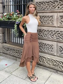 Wiktoria Wolska 褶皱不对称下摆双层裙、校园裙、卡其色裙、秋季裙、单身派对服装、狂欢节服装 - 棕色 - 查看 5