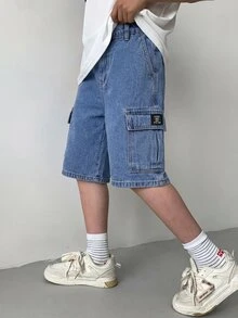 SHEIN Little Byeori 男童休闲时尚街头风字母印花翻盖口袋牛仔短裤，夏季 - 中等水洗藍 - 查看 5