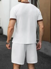 Manfinity CasualCool 男士拼色短袖T恤與短褲休閒日常套裝 - 白色 - 查看 2