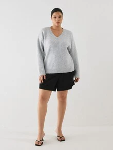 YARNWELL 女款 V 領極簡傳統休閒膠囊系列日常居家正式質感長袖純色套頭毛衣 秋季灰色 度假風 - 灰色 - 查看 4