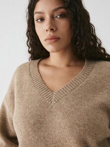 YARNWELL Women's V-Neck Minimalist Daily Textured Long Sleeve Solid Color Pullover Sweater Winter - Coffee Brown - View 5