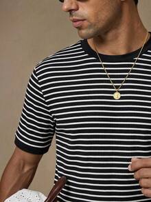 Manfinity RebelGame Men's Plus Size Casual Knit Round Neck Short Sleeve Striped T-Shirt, Suitable For Summer - Black and White - View 1