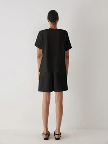 YARNWELL Women's Solid Color Round Neck Casual Versatile Daily Short Sleeve T-Shirt - Black - View 4