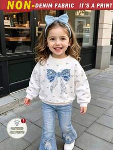 SHEIN 嬰兒與幼兒 2 件套，秋冬新款滿版印花小蝴蝶結圓領套頭衛衣 + 蝴蝶結印花喇叭褲，適合秋冬穿著，校園風 - 彩色 - 查看 1