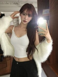 DAZY 女款純色修身蕾絲飾邊短版細肩帶背心，休閒度假日常穿著，春/秋季 - 白色 - 查看 3