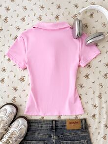 SHEIN 青少年女孩粉色純色休閒極簡半鈕扣 Polo 領修身短袖 T-shirt - 粉色 - 查看 2