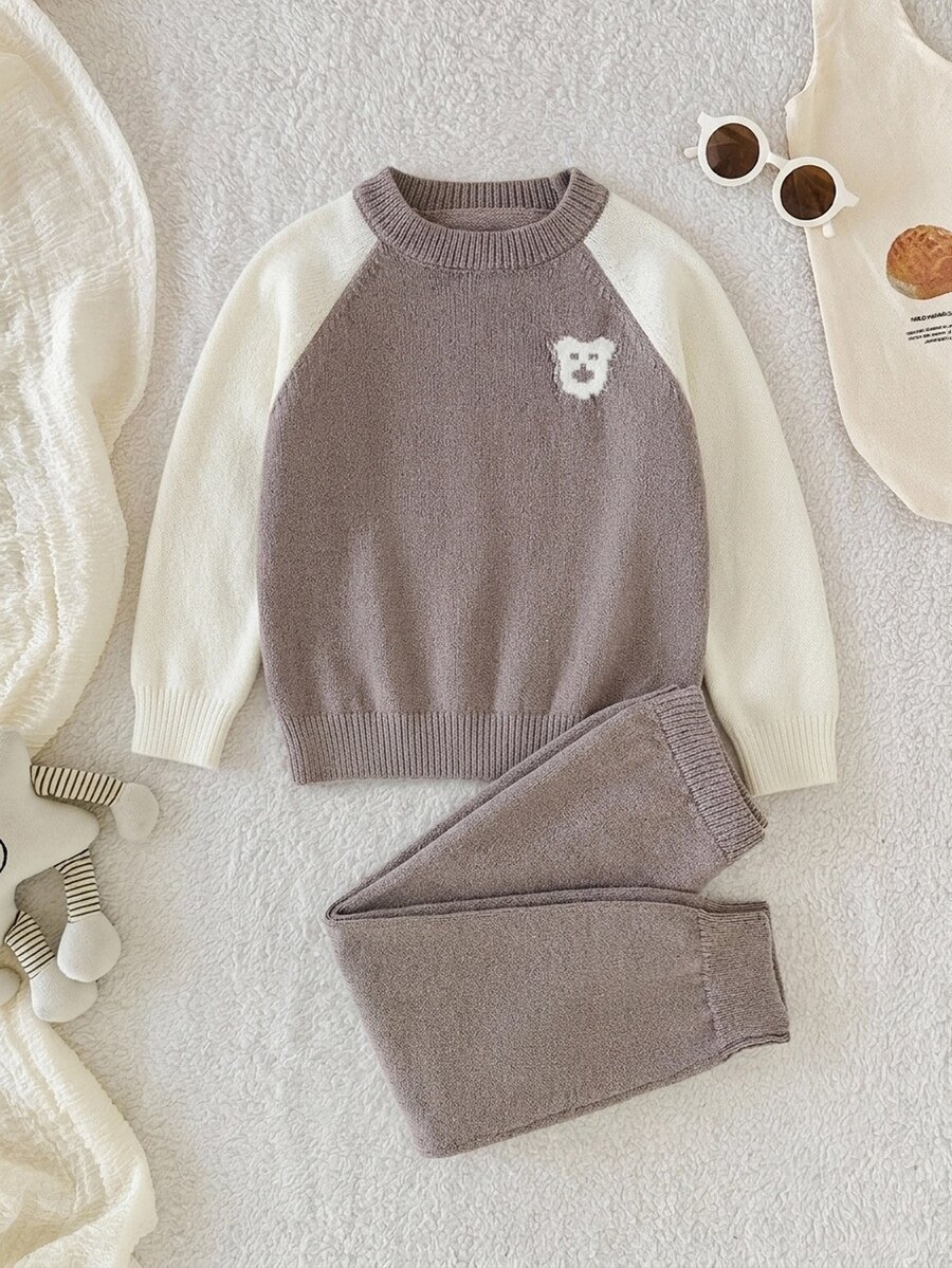 SHEIN Little Boys Camel Bear Jacquard Knit Sweater & Pants Two Piece Set, Raglan Long Sleeve Fall Winter Outfit, Soft Christmas Halloween Daily Wear - Camel - View 1