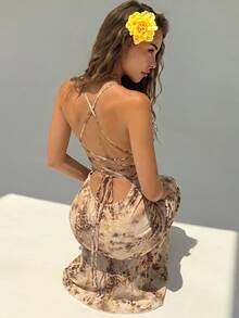 Aloruh 女款優雅性感豹紋滿版露背掛脖綁帶洋裝，初秋豹紋派對洋裝 - 駝色 - 查看 6