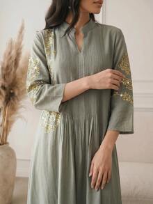 Al Najma 女款亮片刺繡阿拉伯風洋裝 - 綠色 - 查看 3