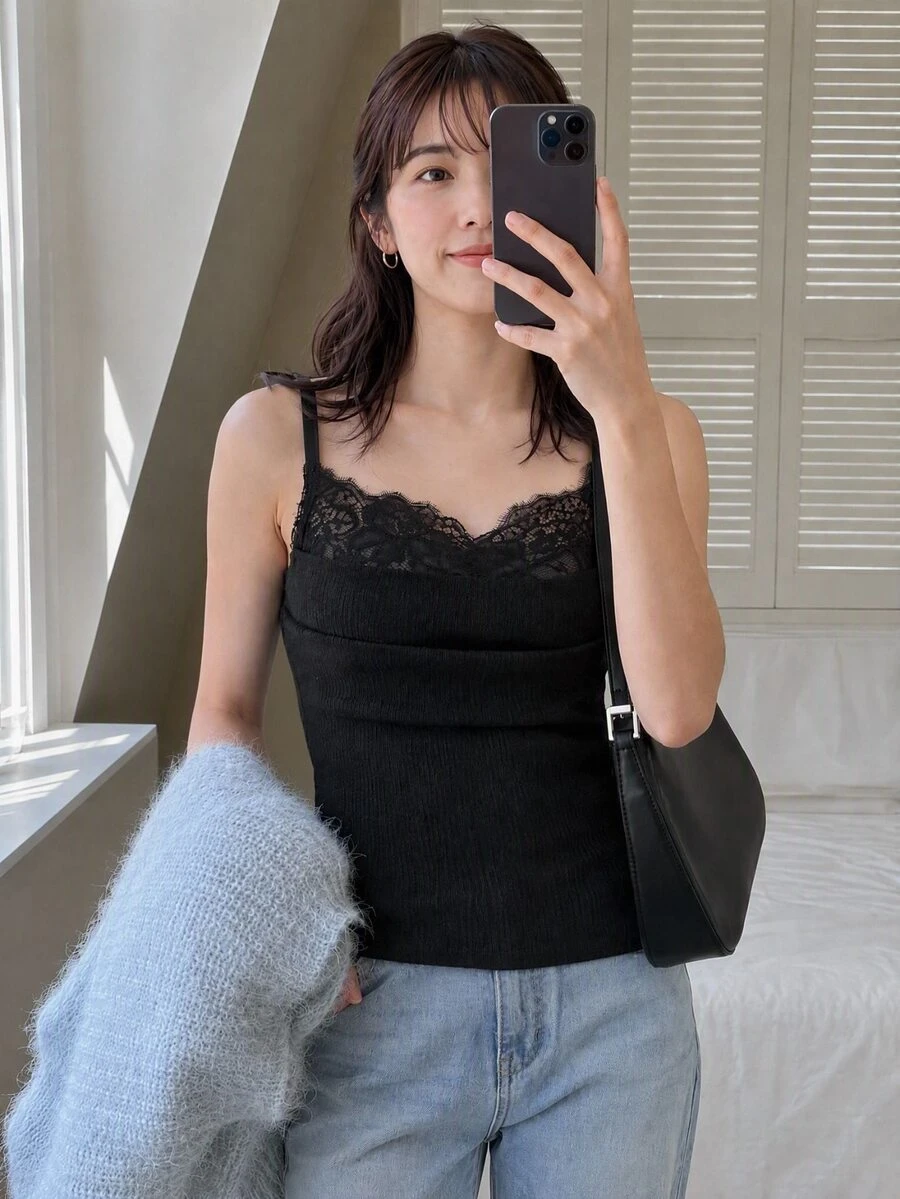 Yumoku 褶饰蕾丝拼接二合一吊带背心，休闲度假优雅户外穿搭背心，女士黑色蕾丝吊带背心，可爱黑色上衣，黑色紧身胸衣上衣，黑色 Y2k 上衣
