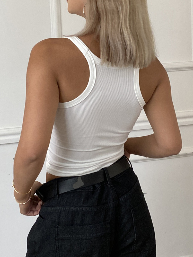 DAZY Women's Solid Color Casual Camisole With Built-In Bra Padding, Summer - White - View 4