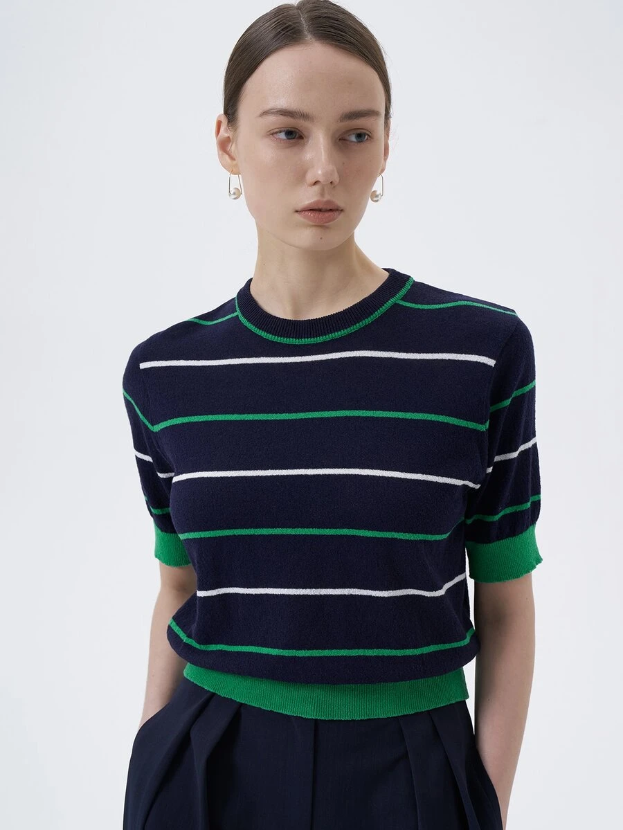 DAZY Striped Pattern Contrast Trim Knit Top - Hitam - View 1