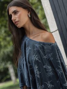 Nöista Green Floral Velvet Cape Top With Boat Neck & Asymmetric Hem.Wedding Guest,Special Occasion Looks.Elegant. Fall, Autumn Winter Women's Formal Wear. - Blue - View 4