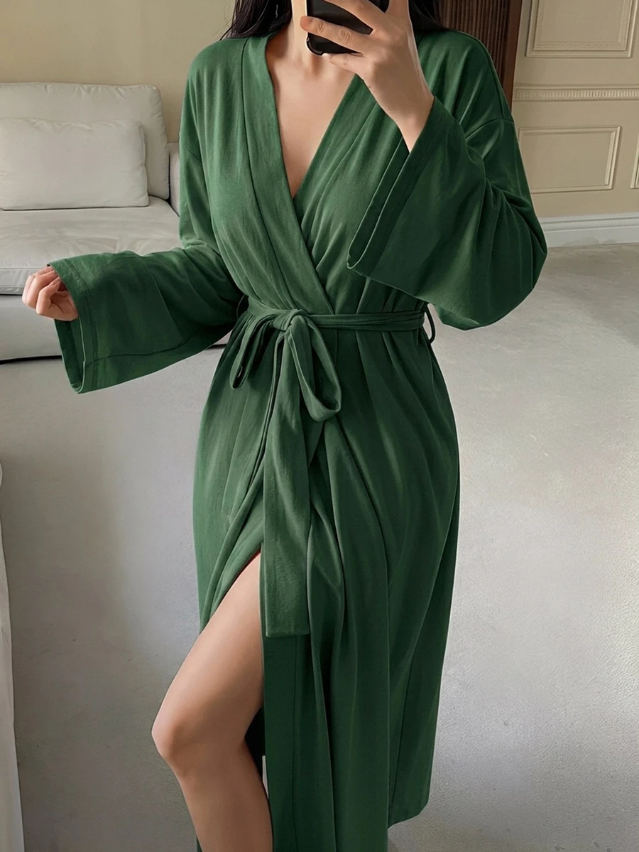 DAZY 極簡純色寬鬆開襟腰帶式女款家居袍 - 墨綠色 - 查看 1