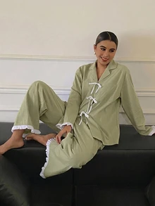 DAZY 可愛對比色繫帶蝴蝶結飾邊開襟衫長袖長褲2件組 春季女款睡衣套裝 秋季 - 綠色 - 查看 6