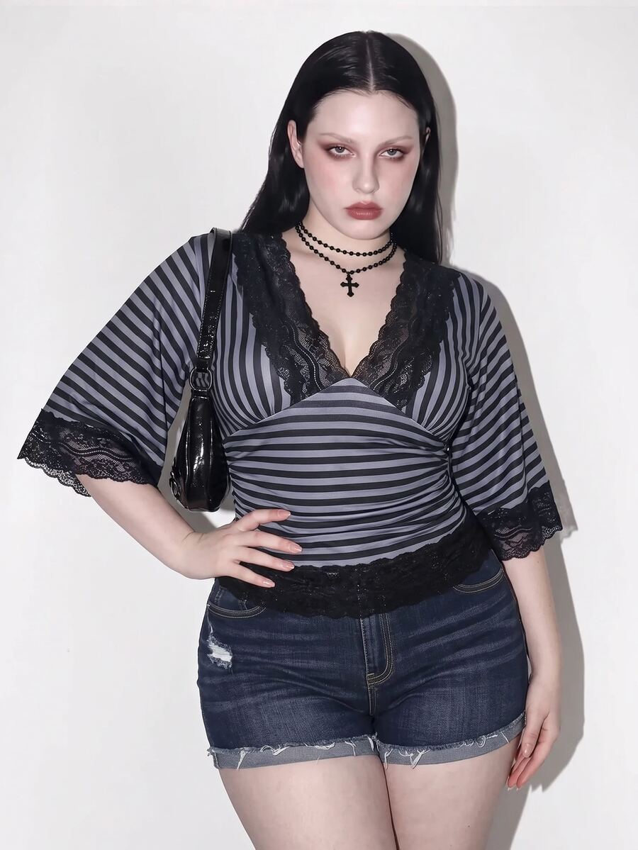 SHEIN ICON Top Talla Grande Y2K Vintage Sexy Estampado de Leopardo Cuello en V Patchwork de Encaje Manga Acampanada - Blanco y Negro - Ver 1