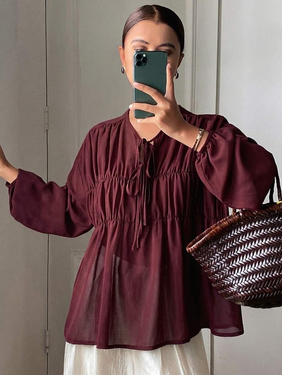 DAZY 女士纯色宽松褶皱抽绳圆领长袖优雅度假衬衫,春秋季 - 酒紅色 - 查看 1