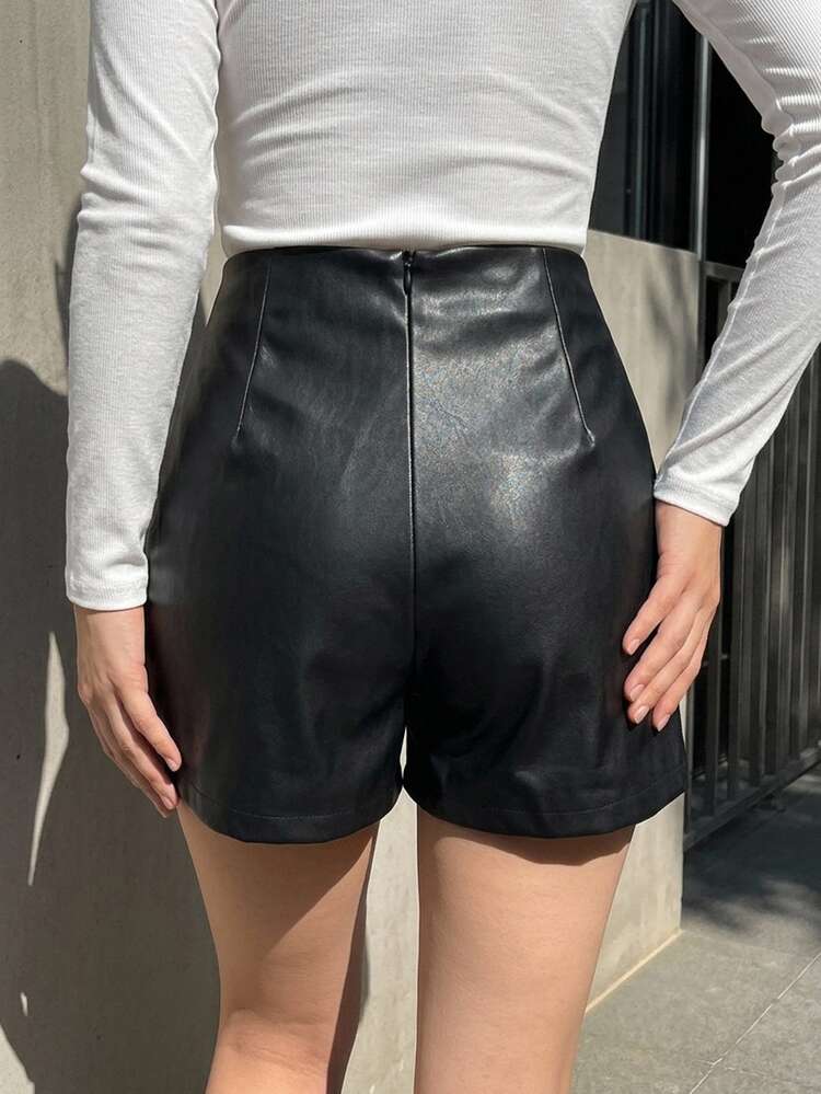 DAZY Summer Fashion Commuter High Waist Shorts - Black - View 2