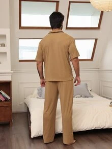 DAZY 春秋款棕色拼接布料設計短袖 Polo 針織布料彈性腰長褲男士居家服套裝 - 棕色 - 查看 2