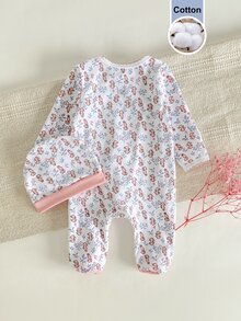 SHEIN 2件組新生女嬰連身衣套裝，四季通用秋冬/夏季爬行服，可愛兔子碎花粉色拼接連身衣，荷葉領連腳長袖連身褲，蝴蝶結裝飾，附配套印花帽子，居家穿著 - 粉色 - 查看 3
