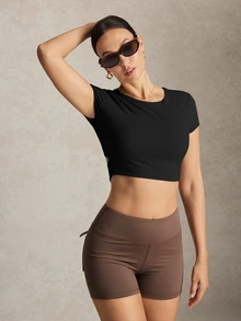 Activina 女款短袖露背運動 T 恤與背心，四季皆宜，Ralphlauren 老錢風，適合日常休閒穿著，休閒青春露背上衣 - 黑色 - 查看 6