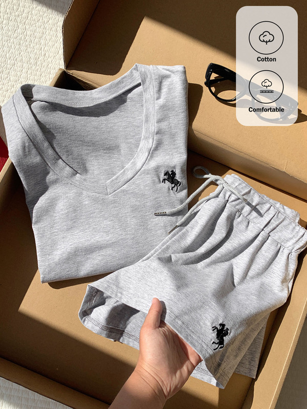 Comfortcana 女款夏季休閒刺繡細節T恤短褲兩件套 秋季休閒套裝 女款上班穿著 基礎外出穿搭