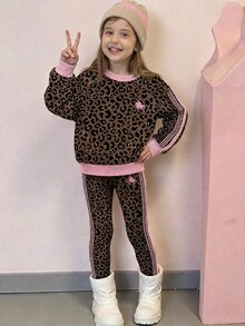 SHEIN Sparklyn 2件組女孩休閒舒適時尚百搭個性化豹紋粉色條紋針織寬鬆返校款，隨機1件 - 彩色 - 查看 3