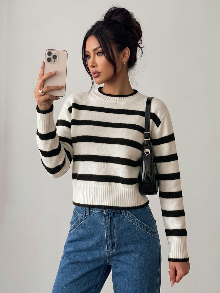 SHEIN PETITE 女款立領黑白條紋長袖極簡風毛衣，休閒日常小碼版型，適合秋冬穿著 - 黑與白 - 查看 1