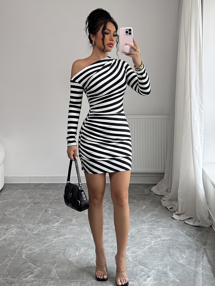 Elenzga Gaun Mini Bodycon Bergaris Asimetris Bahu Berkerut Lengan Panjang yang Mempertegas Pinggang untuk Liburan Kasual Sehari-hari di Awal Musim Gugur/Musim Dingin, Gaun Wanita Elegan Bergaris Hitam & Putih - Hitam dan Putih - View 7
