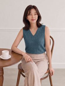 Yumoku Women's Solid Color V-Neck Ribbed Knit Tank Top For Summer Leisure,Casual - Teal Blue - View 4