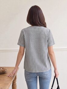 Yumoku 女款夏季休閒黑白條紋襯衫，鈕扣裝飾缺口領，適合旅行 - 黑色 - 查看 6