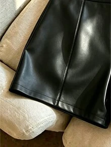 GlowEve CURVE Plus Size Women's Solid Color PU Leather Fashion Versatile Daily Casual Shorts - Black - View 5