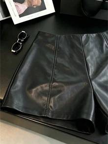 GlowEve CURVE Plus Size Women's Solid Color PU Leather Fashion Versatile Daily Casual Shorts - Black - View 4