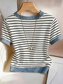 SHEIN CURVE+ Kemeja Lengan Pendek Bergaris Patchwork Efek Denim Leher V Serbaguna untuk Wanita Ukuran Plus - MultiWarna - View 2